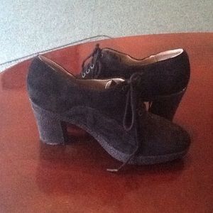 Chinese Laundry Black Suede Pump